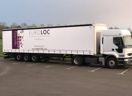 Semi-remorque bâchée tautliner aux couleurs d'EUROLOC Transport